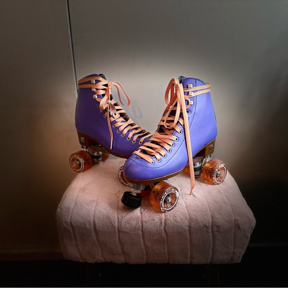 Moxi Beach Bunny Roller Skates Periwinkle Sunset Women’s Size 7